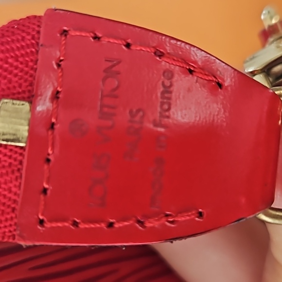 Louis Vuitton Epi Pouch - Picture 5 of 16